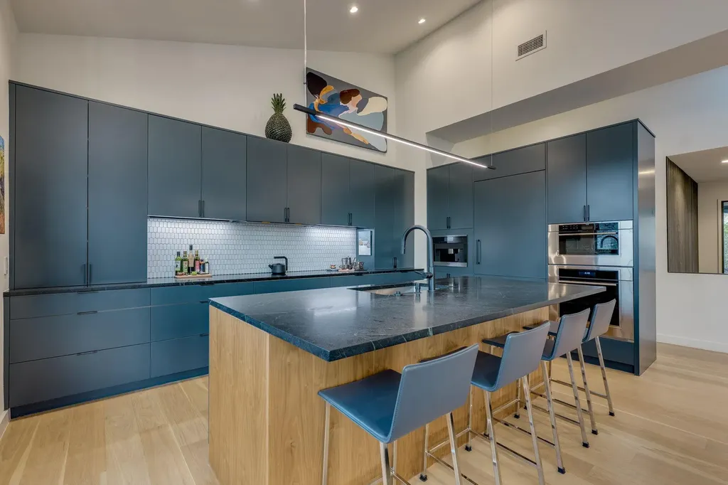 6820 N Cypress Point Austin TX 78746