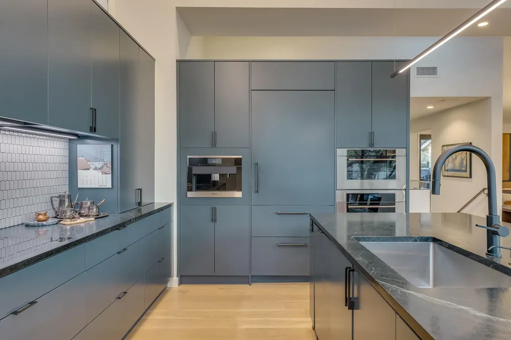 6820 N Cypress Point Austin TX 78746