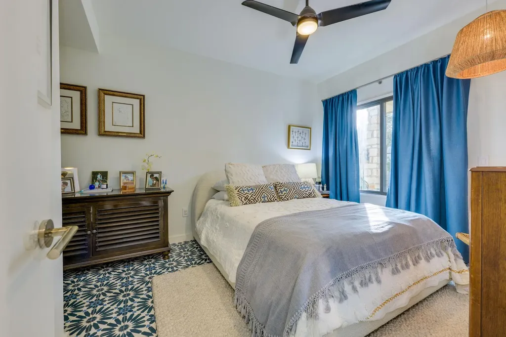 6820 N Cypress Point Austin TX 78746