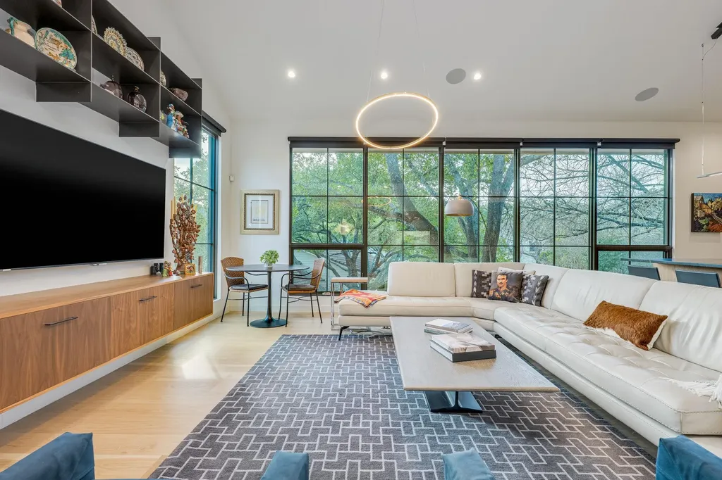 6820 N Cypress Point Austin TX 78746