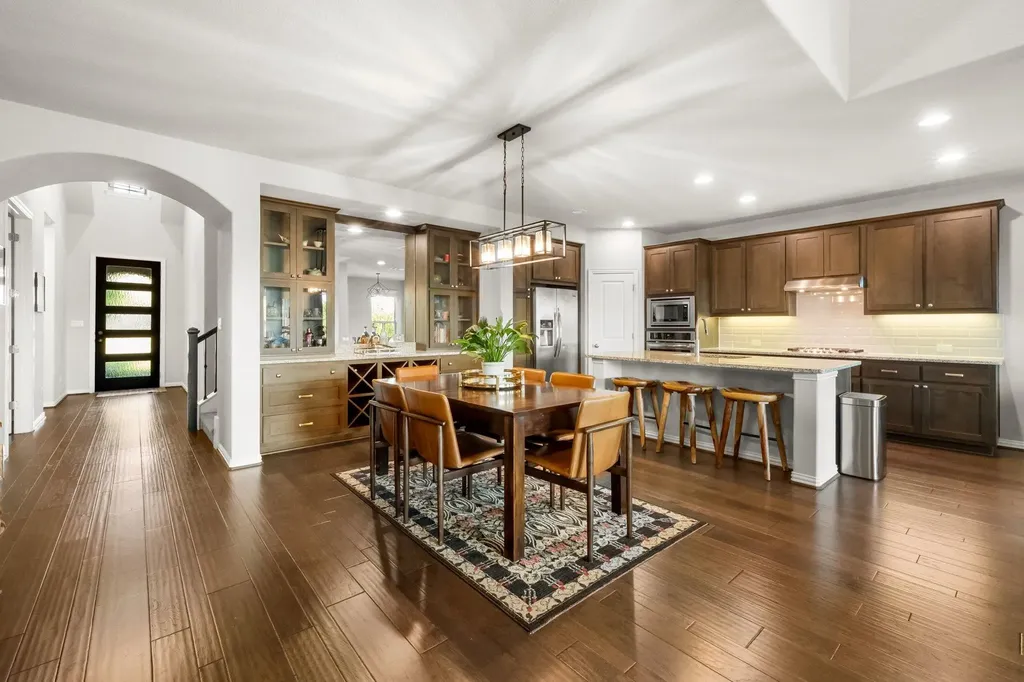 21824 Rock Wren Road Spicewood TX 78669