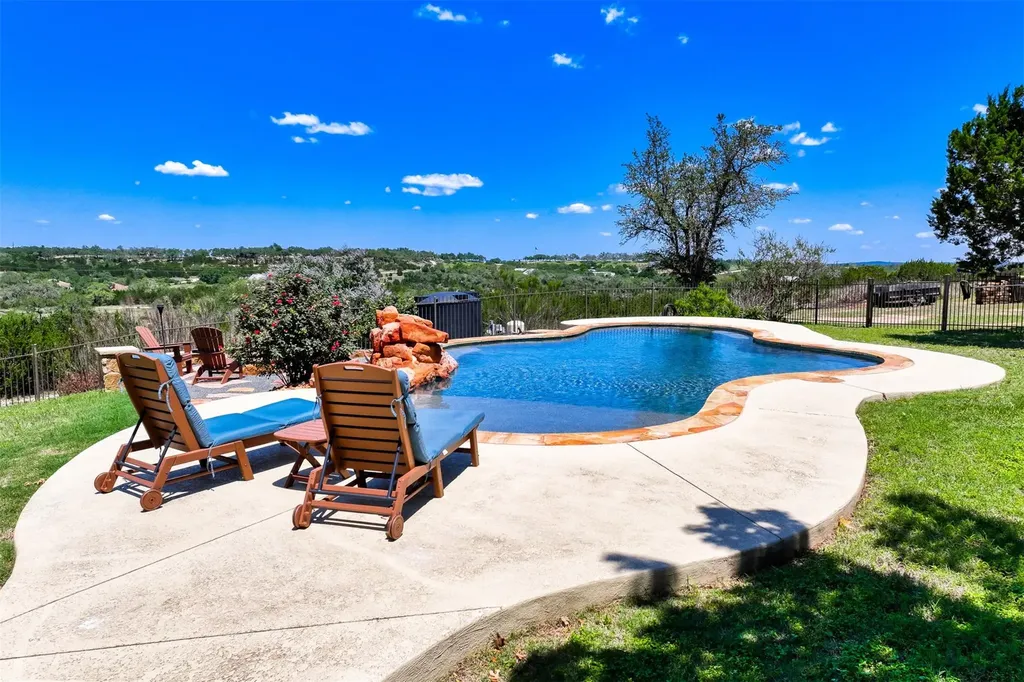 226 Hudson Lane Dripping Springs TX 78620