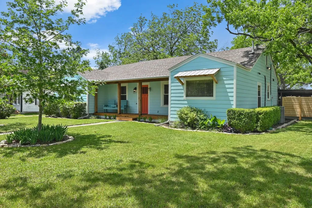 1217 Fairground Street Taylor TX 76574