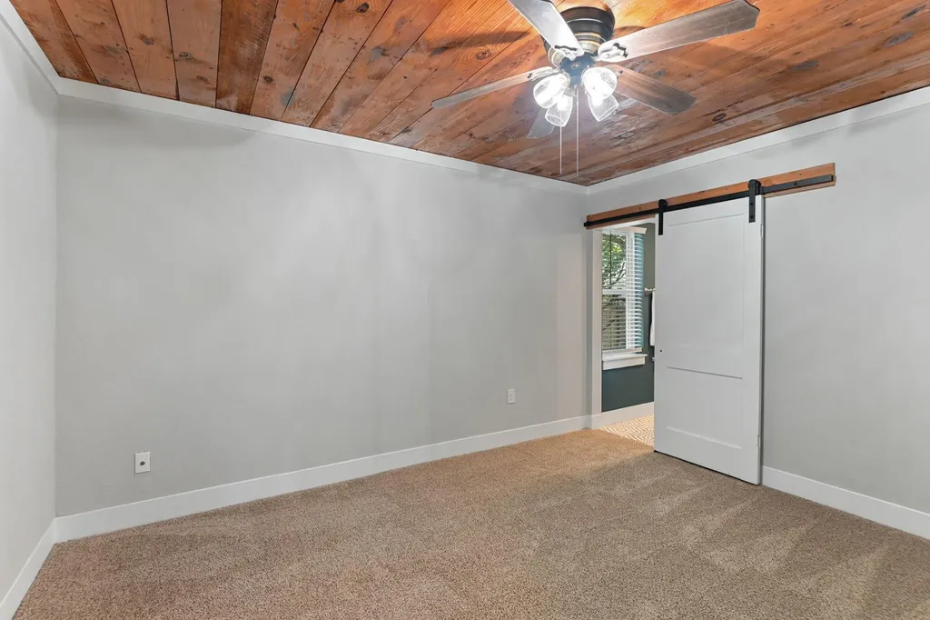 1217 Fairground Street Taylor TX 76574