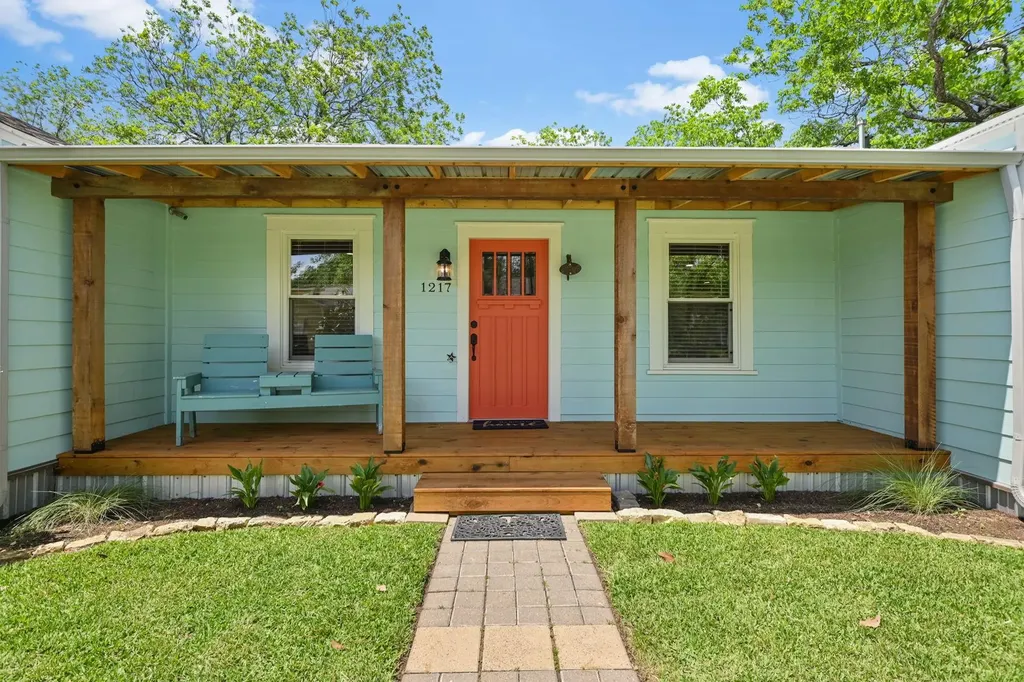 1217 Fairground Street Taylor TX 76574