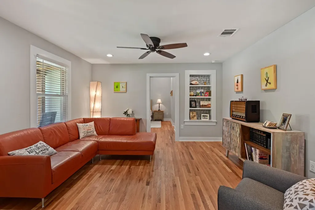 1217 Fairground Street Taylor TX 76574