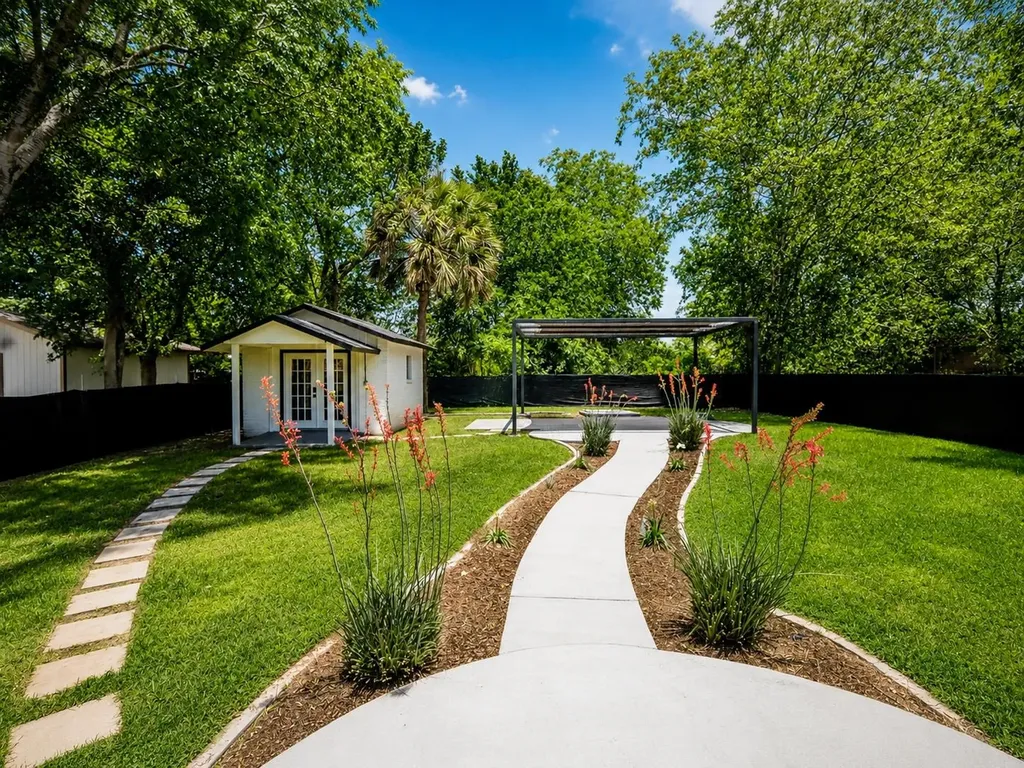 4604 Brassiewood Drive Austin TX 78744