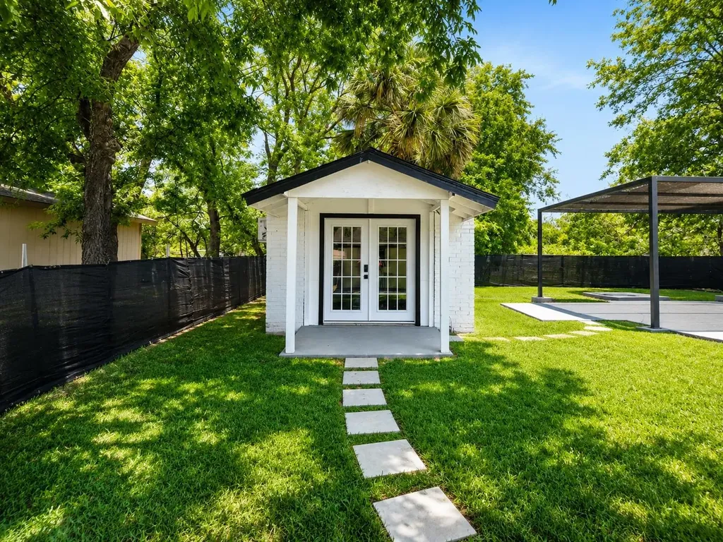4604 Brassiewood Drive Austin TX 78744
