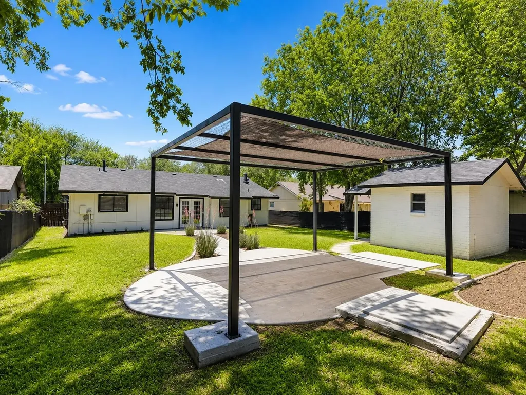 4604 Brassiewood Drive Austin TX 78744