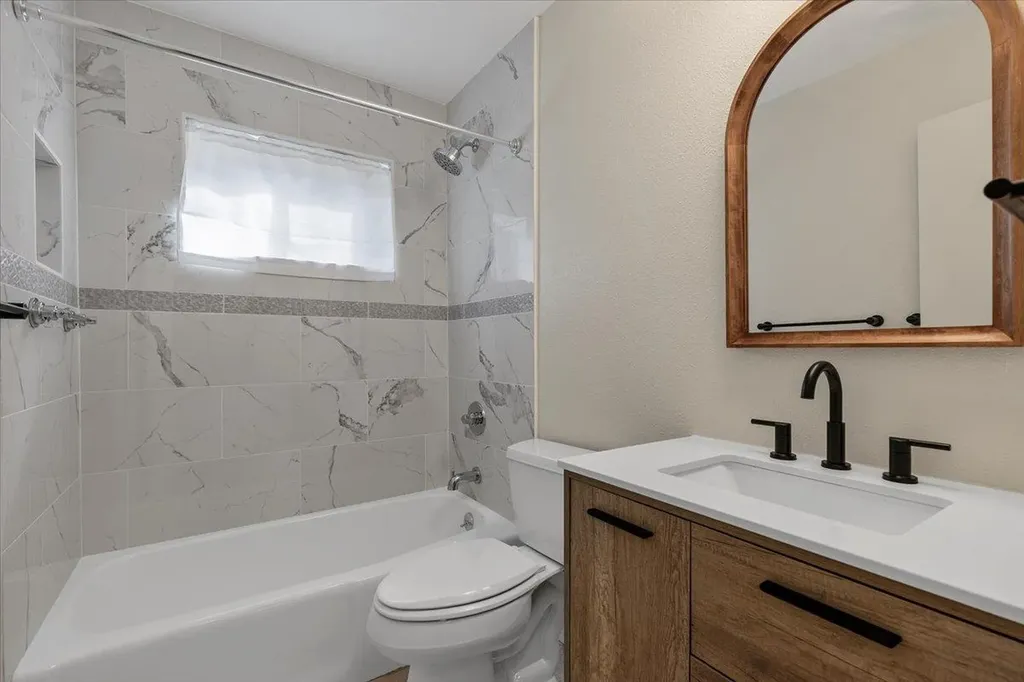 12213 Waterside Trail Austin TX 78750