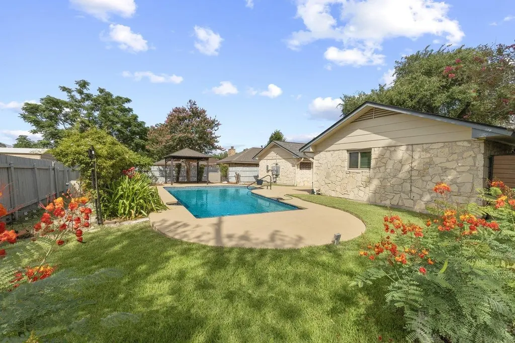 12213 Waterside Trail Austin TX 78750