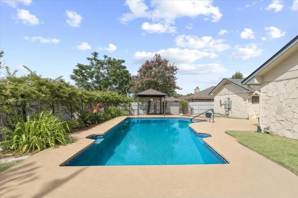 12213 Waterside Trail Austin TX 78750