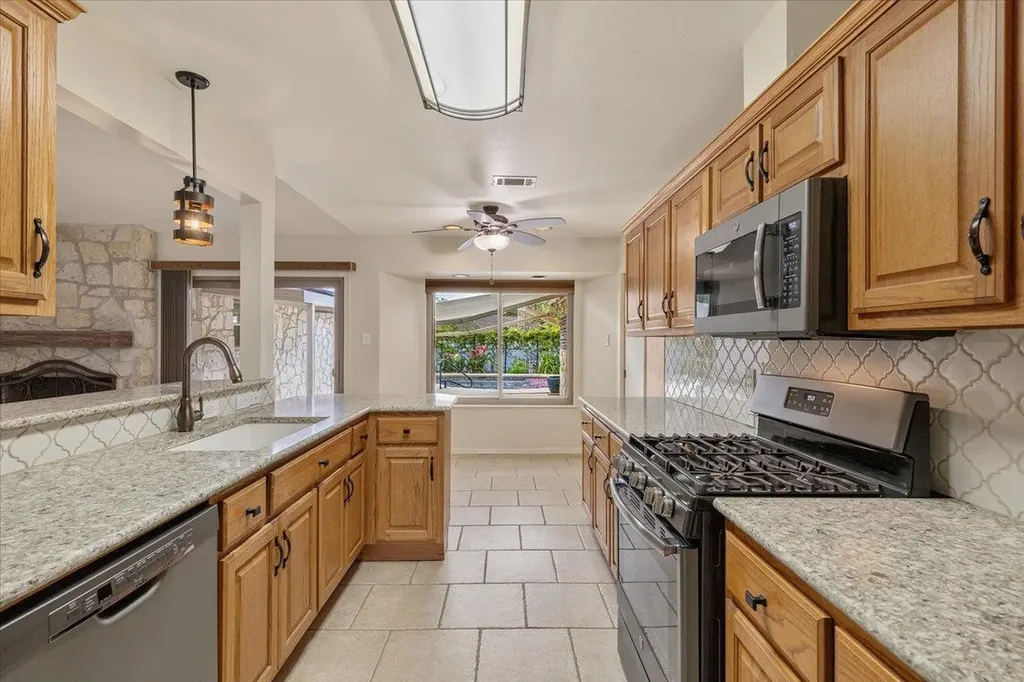 12213 Waterside Trail Austin TX 78750