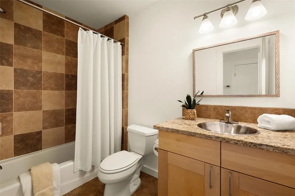 5605 Mccarty Lane Austin TX 78749