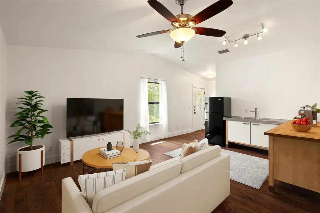 5605 Mccarty Lane Austin TX 78749