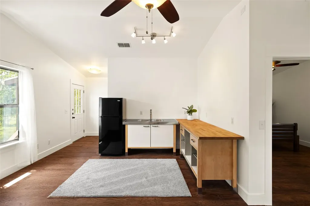5605 Mccarty Lane Austin TX 78749