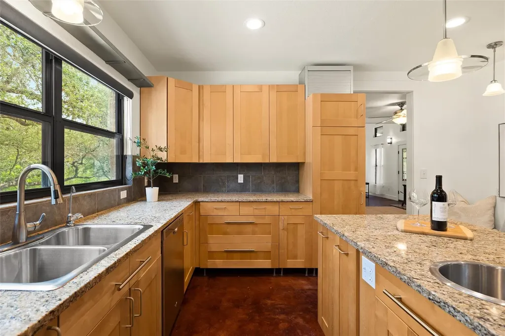 5605 Mccarty Lane Austin TX 78749