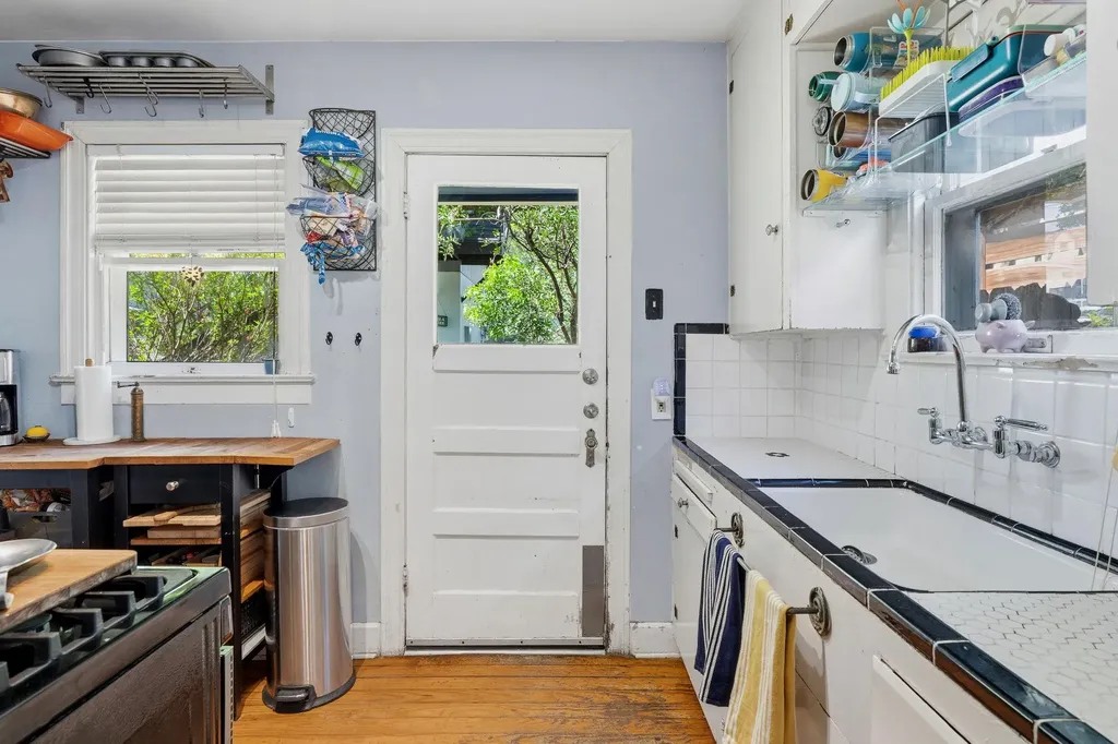 1910 Kinney Avenue Austin TX 78704