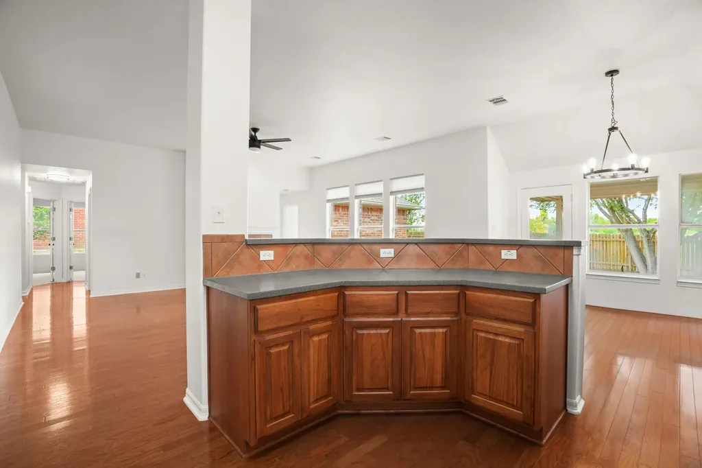 2206 Hayfield Square Pflugerville TX 78660