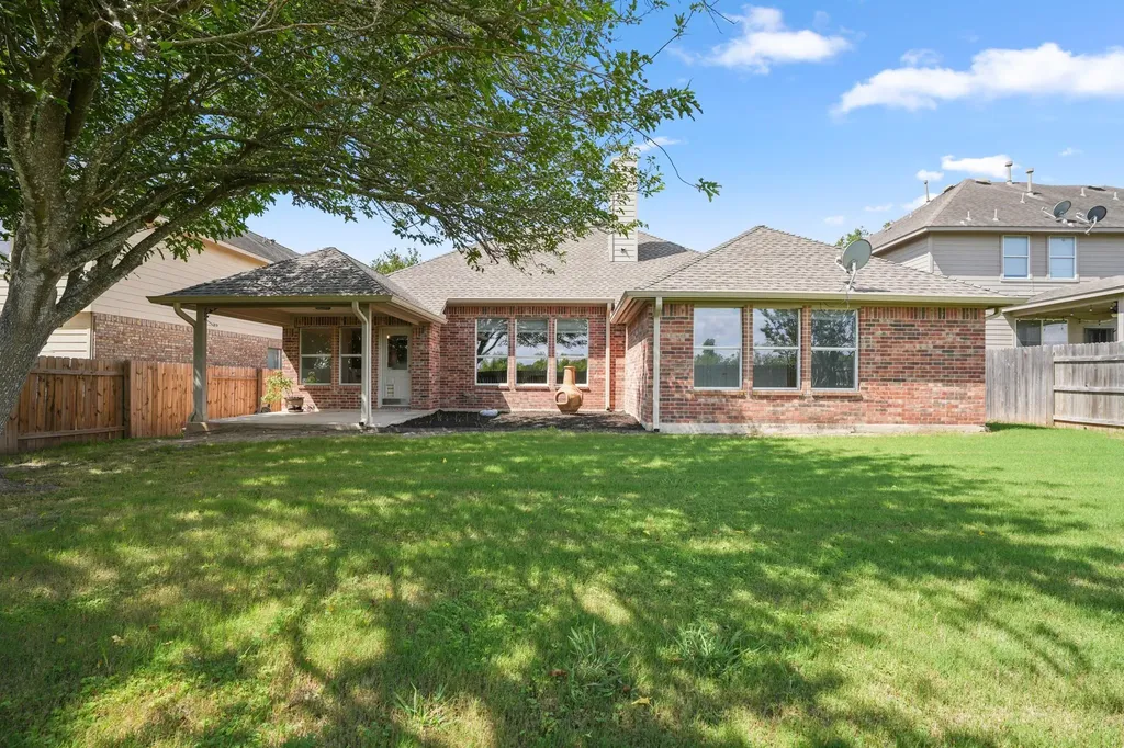 2206 Hayfield Square Pflugerville TX 78660