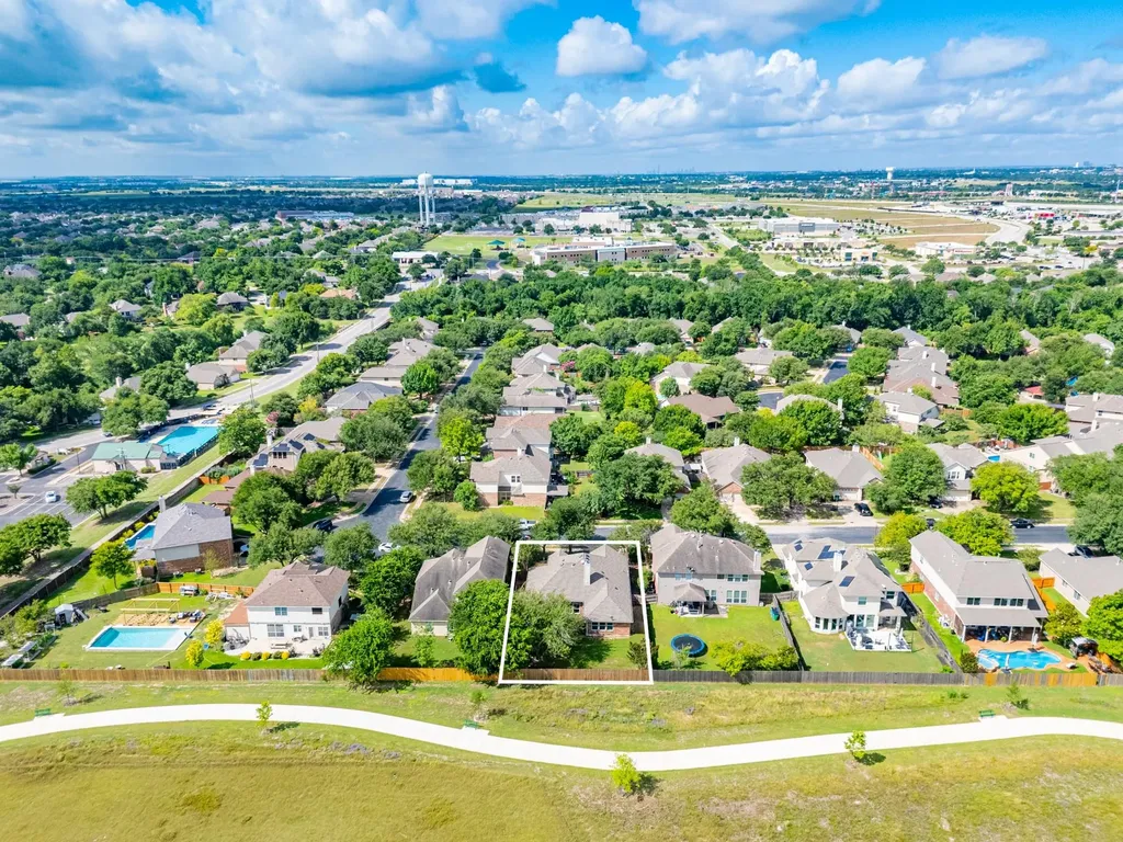 2206 Hayfield Square Pflugerville TX 78660