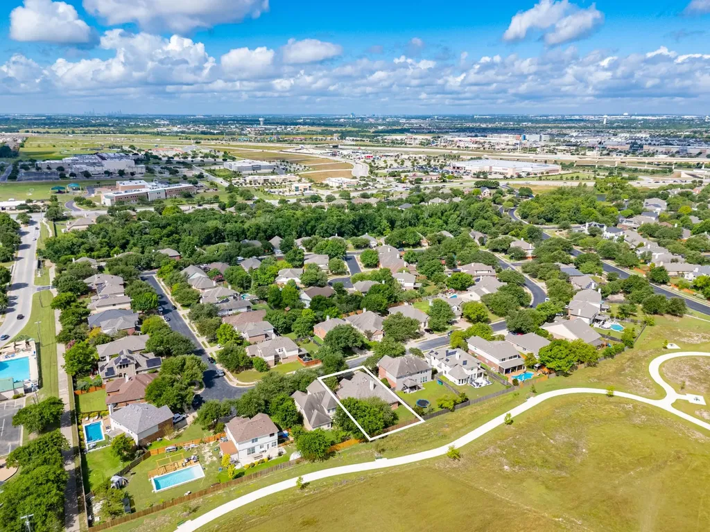 2206 Hayfield Square Pflugerville TX 78660