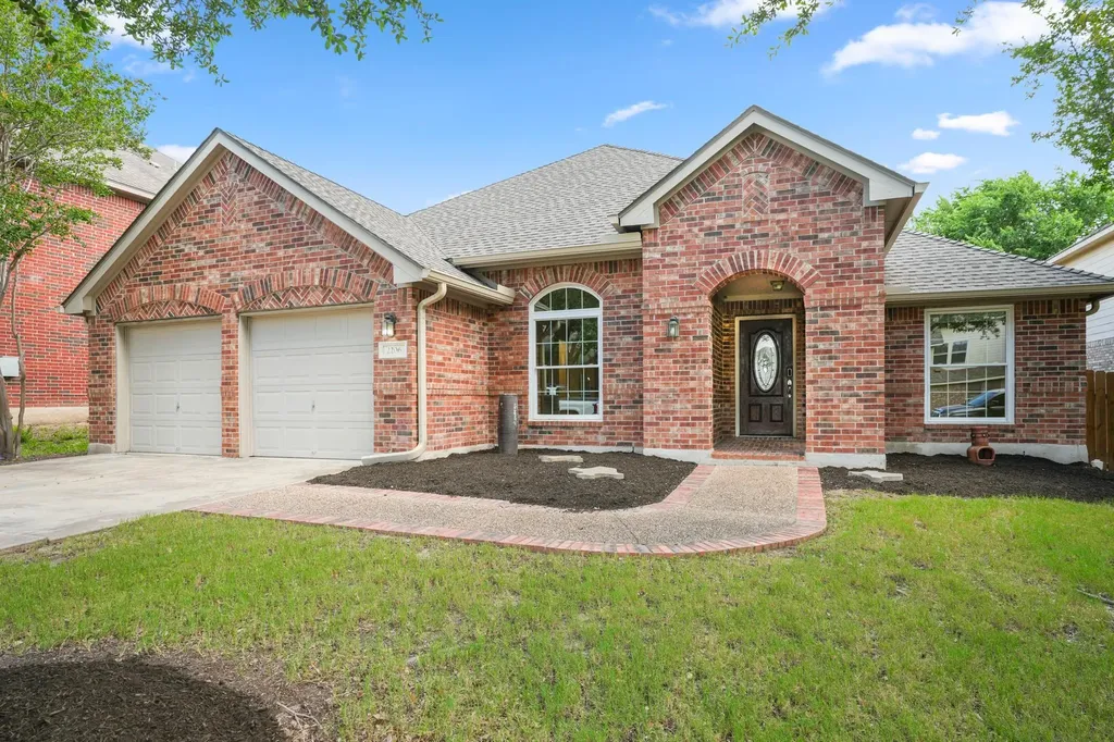 2206 Hayfield Square Pflugerville TX 78660
