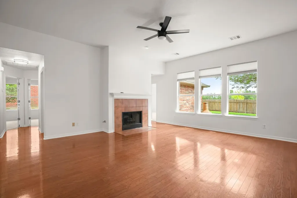 2206 Hayfield Square Pflugerville TX 78660