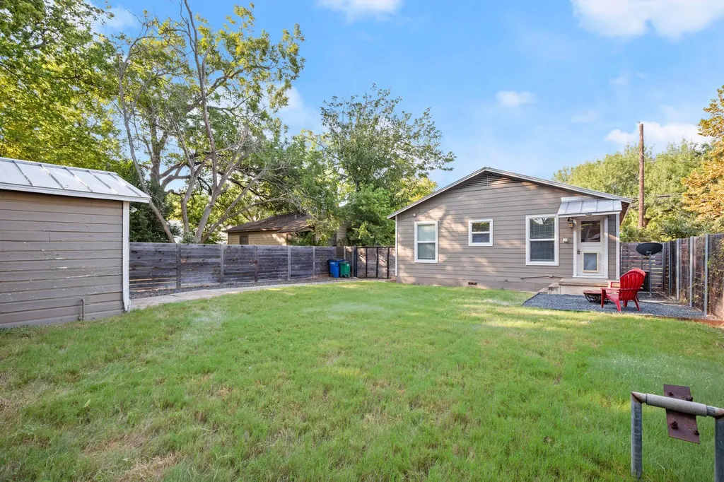 1504 Ullrich Avenue Austin TX 78756