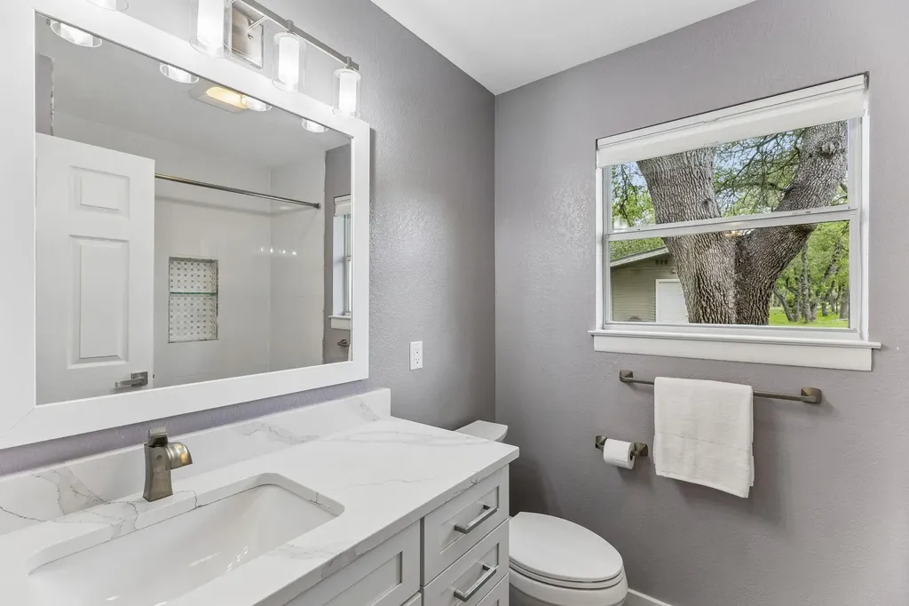 2101 Upper Branch Cove Dripping Springs TX 78620