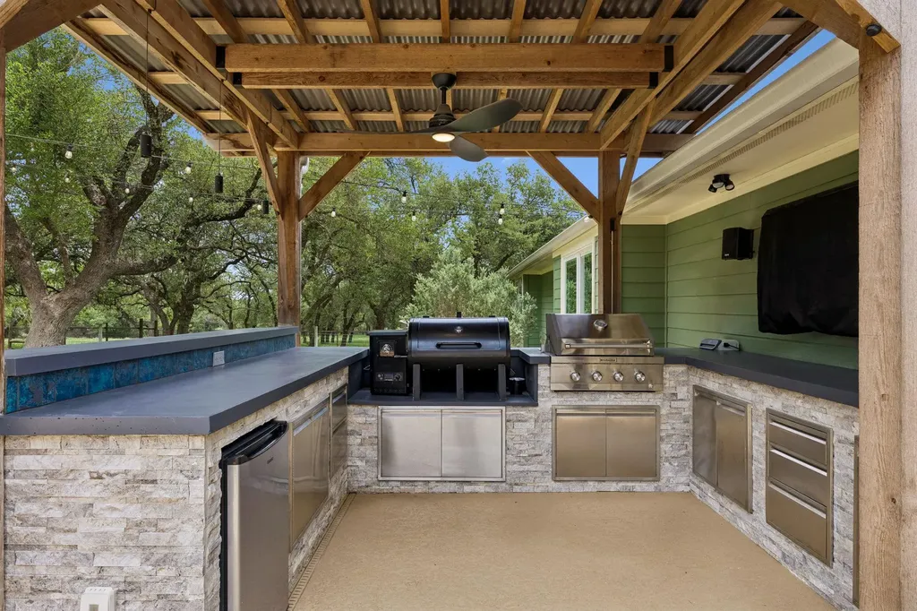 2101 Upper Branch Cove Dripping Springs TX 78620