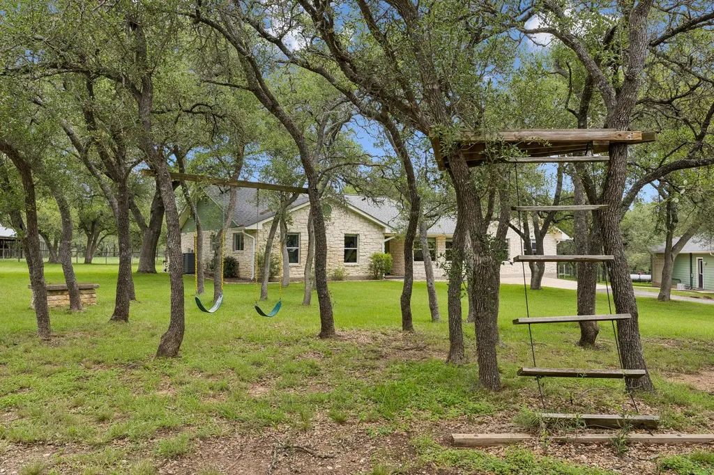 2101 Upper Branch Cove Dripping Springs TX 78620