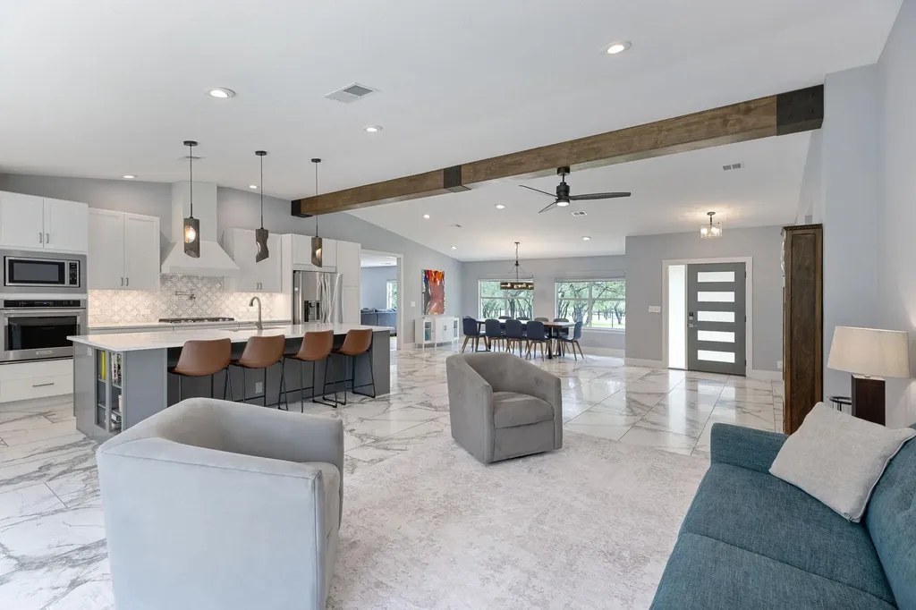 2101 Upper Branch Cove Dripping Springs TX 78620