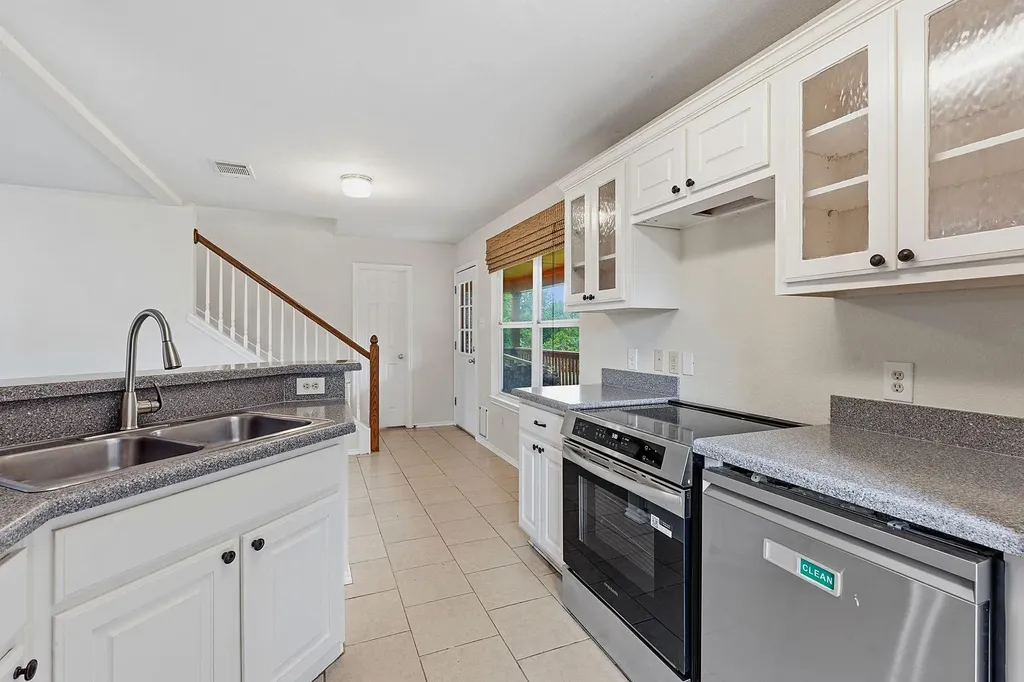 17509 Village Drive Dripping Springs TX 78620
