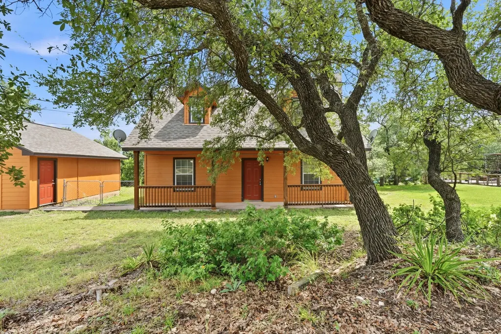 17509 Village Drive Dripping Springs TX 78620
