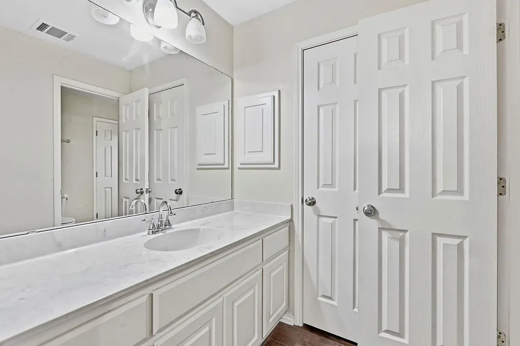 17509 Village Drive Dripping Springs TX 78620