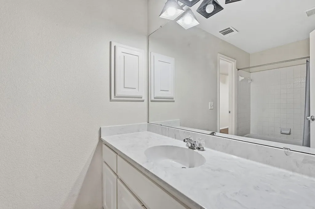 17509 Village Drive Dripping Springs TX 78620