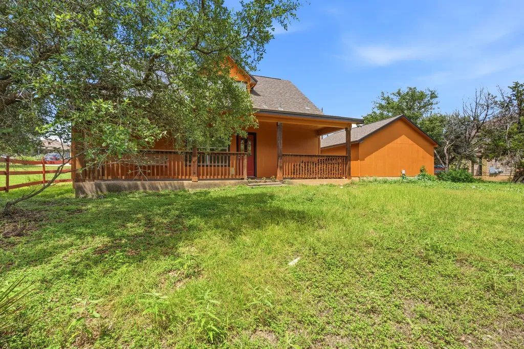 17509 Village Drive Dripping Springs TX 78620