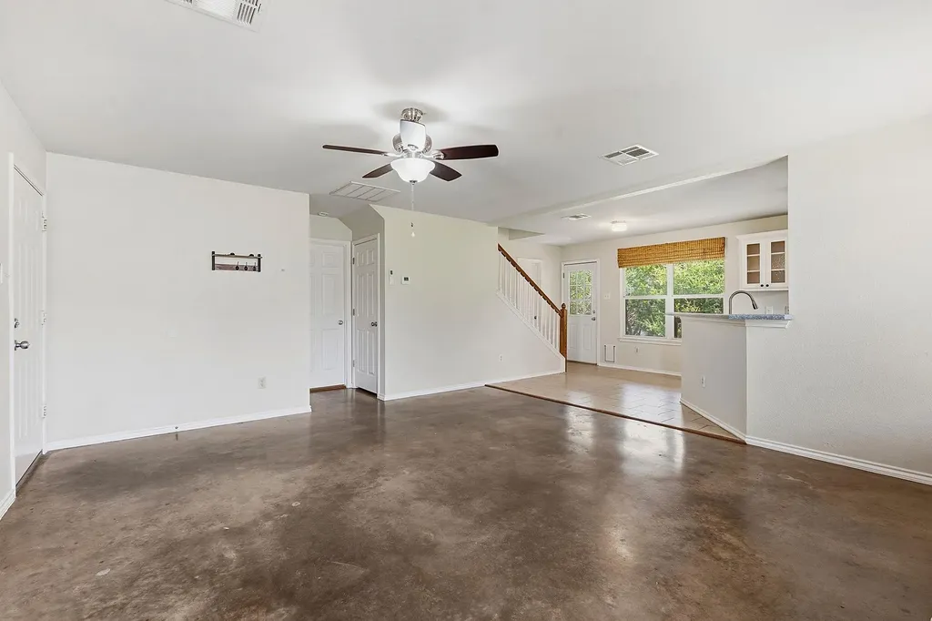 17509 Village Drive Dripping Springs TX 78620