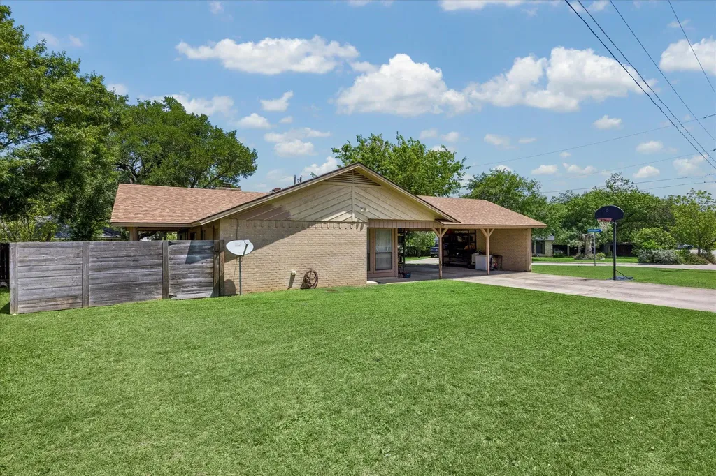 601 Meadowbrook Drive Georgetown TX 78628