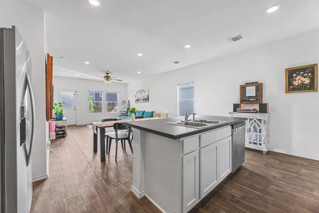 209 Ehrlich Street Kyle TX 78640
