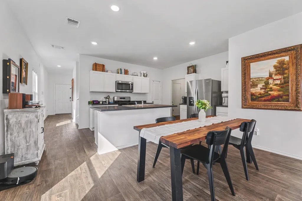 209 Ehrlich Street Kyle TX 78640