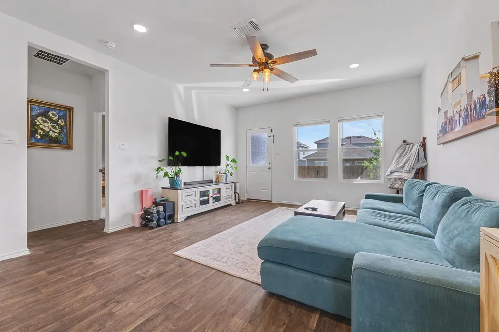 209 Ehrlich Street Kyle TX 78640