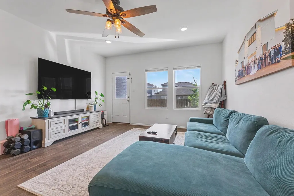 209 Ehrlich Street Kyle TX 78640