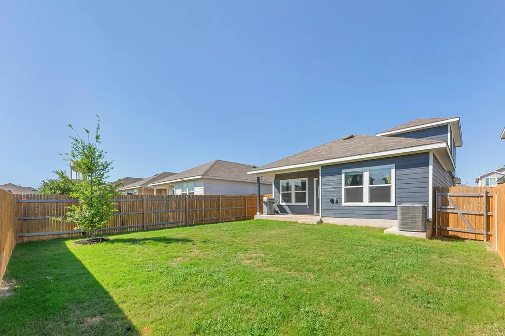 209 Ehrlich Street Kyle TX 78640