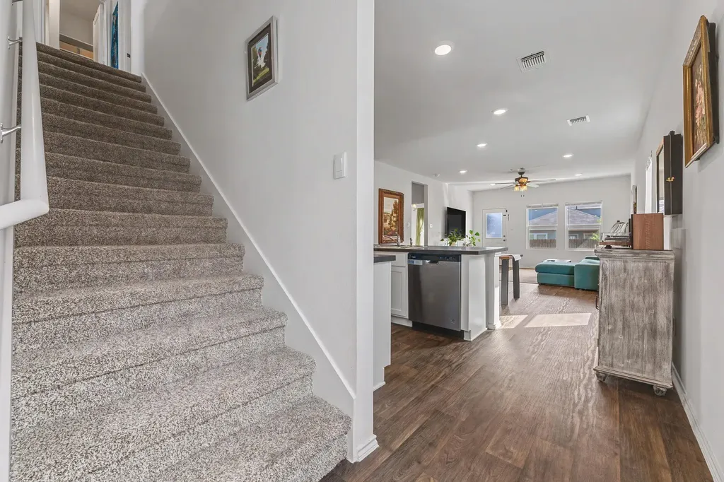 209 Ehrlich Street Kyle TX 78640