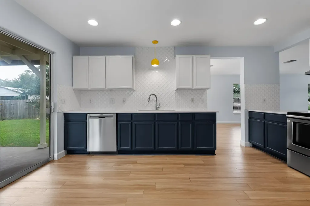 7327 Pusch Ridge Loop Austin TX 78749