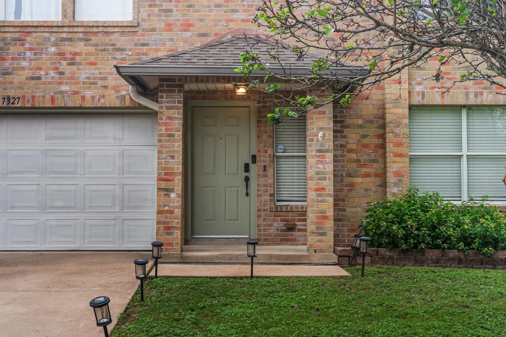 7327 Pusch Ridge Loop Austin TX 78749
