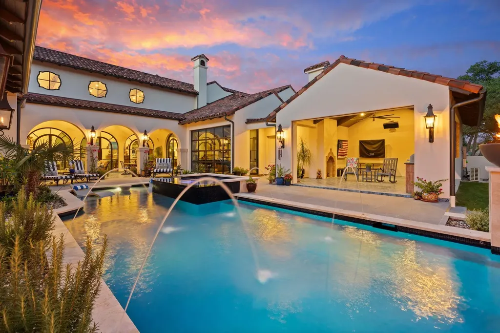 125 Plaza Escondido Horseshoe Bay TX 78657