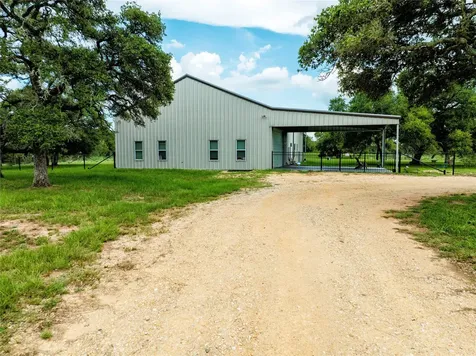 15545 Tx-111 E Yoakum TX 77995